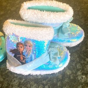 Disney Frozen Slippers -size T 7